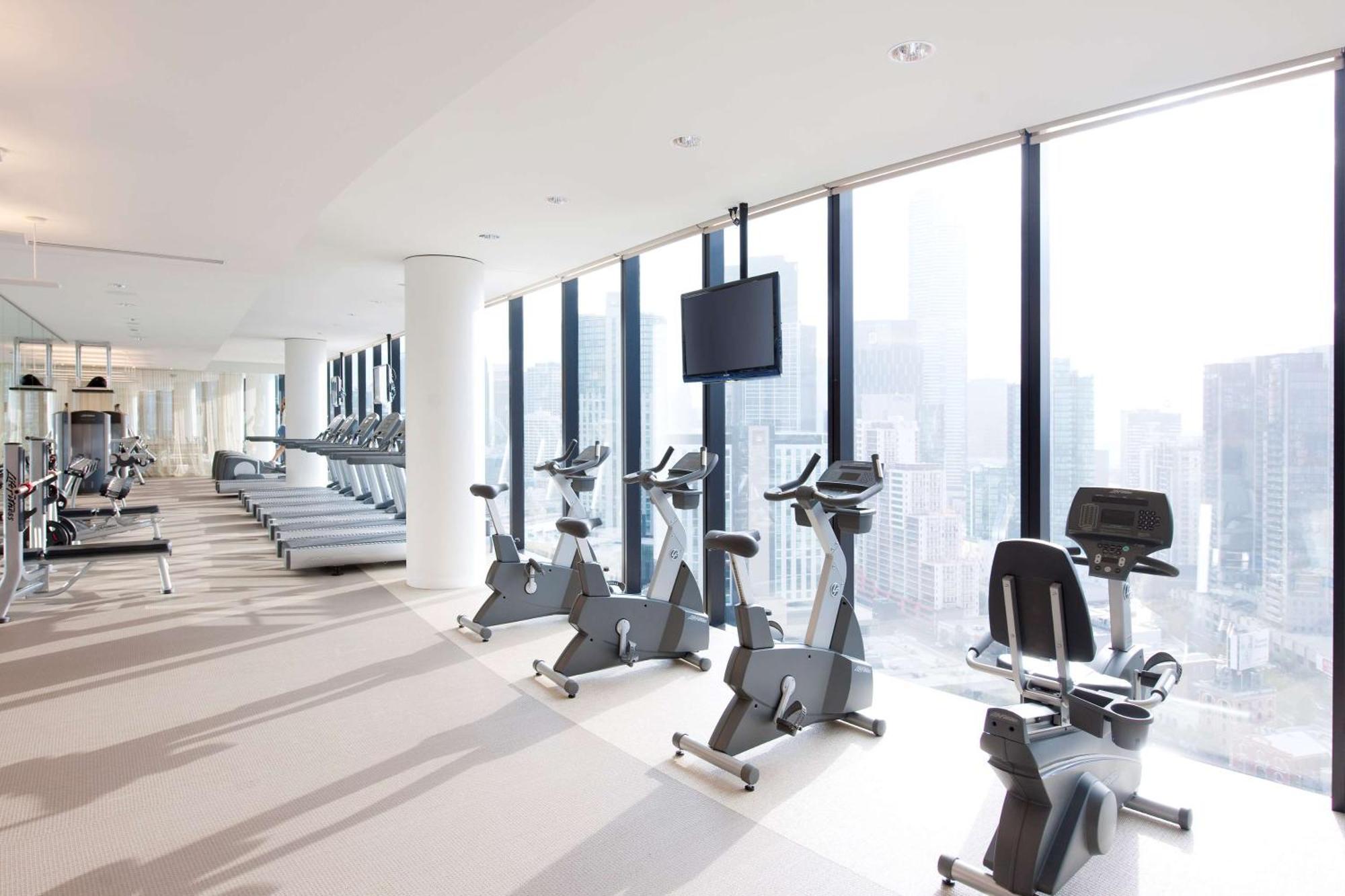 Crown Metropol Melbourne Hotel Exterior foto The gym at the hotel